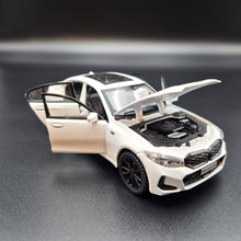 Load image into Gallery viewer, Explorafind 2023 BMW 3 Series 320i White 1:32 Die Cast Car