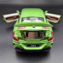 Load image into Gallery viewer, Explorafind 2023 BMW M8 840 Series Coupe Green 1:24 Die Cast Car
