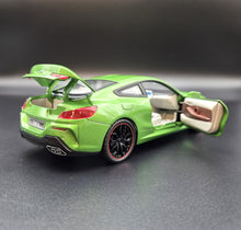 Load image into Gallery viewer, Explorafind 2023 BMW M8 840 Series Coupe Green 1:24 Die Cast Car