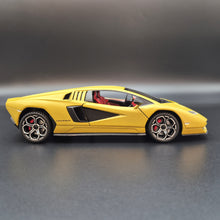 Load image into Gallery viewer, Explorafind 2023 Lamborghini Countach LPI 800-4 Matte Yellow 1:24 Die Cast Car