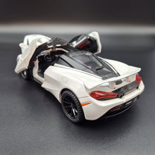 Load image into Gallery viewer, Explorafind 2023 McLaren 720S White 1:24 Die Cast Car