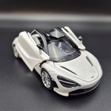 Load image into Gallery viewer, Explorafind 2023 McLaren 720S White 1:32 Die Cast Car
