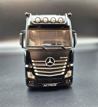 Load image into Gallery viewer, Explorafind 2023 Mercedes-Benz Actros 1851 Truck Black 1:24 Die Cast Truck