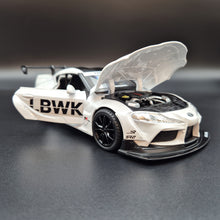Load image into Gallery viewer, Explorafind 2023 Toyota Supra GT4 White 1:24 Die Cast Race Car