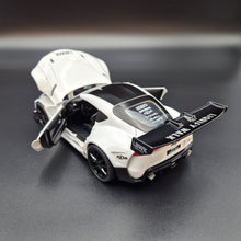 Load image into Gallery viewer, Explorafind 2023 Toyota Supra GT4 White 1:24 Die Cast Race Car