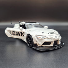 Load image into Gallery viewer, Explorafind 2023 Toyota Supra GT4 White 1:24 Die Cast Race Car