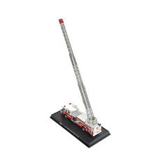 Load image into Gallery viewer, Amercom 2005 Quint Pierce Aerial and Pump Fire Engine "Bohemia Fire Dept" 1:87 Die Cast Model