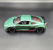 Load image into Gallery viewer, Explorafind 2020 Audi R8 V10 Green 1:24 Die Cast Car
