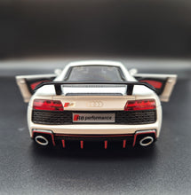 Load image into Gallery viewer, Explorafind 2020 Audi R8 V10 White 1:24 Die Cast Car