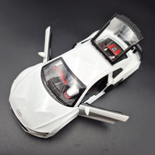 Load image into Gallery viewer, Explorafind 2020 Audi R8 V10 White 1:24 Die Cast Car