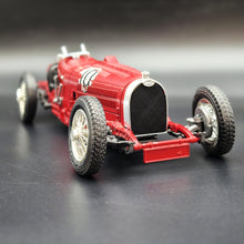 Load image into Gallery viewer, Bburago 1934 Bugatti Type 59 Red #3005 1:18 Diecast Grand Prix Racing Car