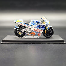 Load image into Gallery viewer, DeAgostini Honda NSR500 Italy GP 2001 - Valentino Rossi 1:24 MotoGP Collection Die Cast Motorbike