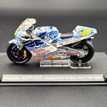 Load image into Gallery viewer, DeAgostini Honda NSR500 Italy GP 2001 - Valentino Rossi 1:24 MotoGP Collection Die Cast Motorbike