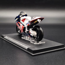Load image into Gallery viewer, DeAgostini Honda VTR1000 Laguna Seca 2002 - Colin Edwards 1:24 MotoGP Collection Die Cast Motorbike