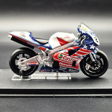 Load image into Gallery viewer, DeAgostini Honda VTR1000 Laguna Seca 2002 - Colin Edwards 1:24 MotoGP Collection Die Cast Motorbike