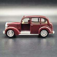 Load image into Gallery viewer, ERTL 1958 London Taxi-Austin FX3 3 Door Taxi Cab Maroon #2551 1:43 ERTL Vintage Vehicles Diecast Model
