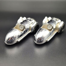 Load image into Gallery viewer, Gaiety Toys 1949 Morgan Motor Company 3-Wheeler Clockwork Motor Version Chrome 1:32 Diecast Models x 2