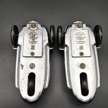 Load image into Gallery viewer, Gaiety Toys 1949 Morgan Motor Company 3-Wheeler Clockwork Motor Version Chrome 1:32 Diecast Models x 2