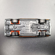 Load image into Gallery viewer, Hot Wheels 2024 1970 Dodge Hemi Challenger Grey Mopar 5 Pack Exclusive