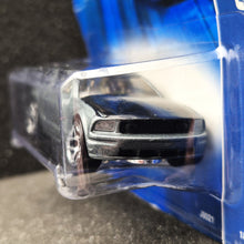 Load image into Gallery viewer, Hot Wheels 2006 2005 Ford Mustang GT Grey #184 Hot Wheels Mainline