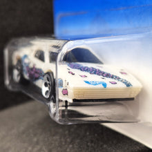 Load image into Gallery viewer, Hot Wheels 1997 Ferrari 308 White #547 Quicksilver Series 3/4 New Long Card