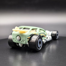 Load image into Gallery viewer, Hot Wheels 2024 Surf Crate Turquoise HW Getaways 5 Pack Exclusive