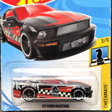 Load image into Gallery viewer, Hot Wheels 2018 '07 Ford Mustang Black #165 Checkmate 3/9 New Long Card
