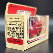 Load image into Gallery viewer, Lledo Days Gone 1920 Ford Model T Tanker Bureau of Fire Service Truck DG08 Diecast Model