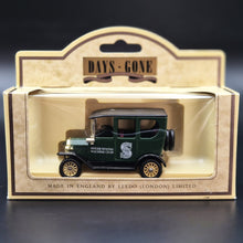 Load image into Gallery viewer, Lledo Days Gone 1920 Model T Ford Car Singer Sewing Machine Co. Ltd Dark Green DG33001