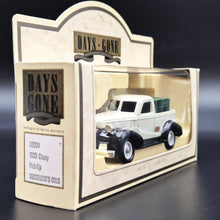 Load image into Gallery viewer, Lledo Days Gone 1939 Chevrolet Pick Up Duckham’s Oils Cream DG36004
