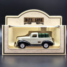Load image into Gallery viewer, Lledo Days Gone 1939 Chevrolet Pick Up Duckham’s Oils Cream DG36004