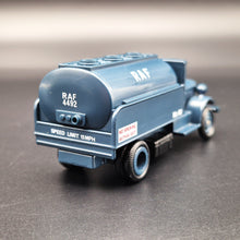 Load image into Gallery viewer, Lledo RAF Ground Crew Support Set BB1003 Diecast Model Set - 3 x Vehicles Battle Of Britain