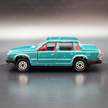 Load image into Gallery viewer, Majorette 1989 Volvo 760 GLE Dark Green #230 200 Series