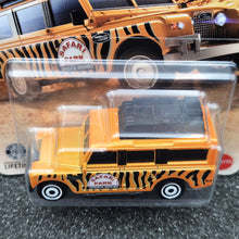 Load image into Gallery viewer, Matchbox 2025 1966 Land Rover Gen II Pearl Orange #82 MBX Adventure New Long Card