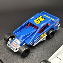 Load image into Gallery viewer, Matchbox 1993 Dirt Racer DIRT Super Stars Series Speedway Cars 4 Car Display Case