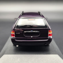 Load image into Gallery viewer, Minichamps 1997 Ford Mondeo Turnier MkII Estate Wagon Purple #433 06312 1:43 Diecast Model