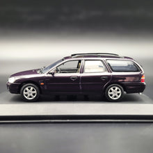 Load image into Gallery viewer, Minichamps 1997 Ford Mondeo Turnier MkII Estate Wagon Purple #433 06312 1:43 Diecast Model