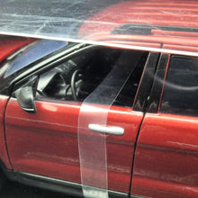 Load image into Gallery viewer, MotorMax 2015 Ford Explorer XLT SUV Dark Red #73186 1-18 Diecast Car
