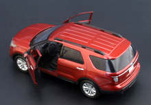 Load image into Gallery viewer, MotorMax 2015 Ford Explorer XLT SUV Dark Red #73186 1-18 Diecast Car
