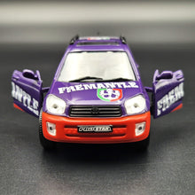 Load image into Gallery viewer, Official AFL 2013 Fremantle Dockers Toyota RAV4 Purple AFL Collectable Model Car 1:43 Diecast