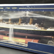 Load image into Gallery viewer, RMS Titanic - Classic Luxury Cruise Ship Alloy Scale Model 1:1250