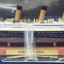 Load image into Gallery viewer, RMS Titanic - Classic Luxury Cruise Ship Alloy Scale Model 1:1250