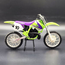 Load image into Gallery viewer, Racing Champions 1997 Kawasaki KX250 Motorcross Motorcycle Damon Huffman #10 1/9 Scale Diecast