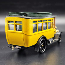 Load image into Gallery viewer, Rio 1915 Fiat Omnibus 18 BL Yellow #20 1:43 Diecast Model - Rare Model