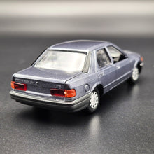 Load image into Gallery viewer, Schabak Modell 1987 Ford Sierra 2.0i Ghia Blue/Grey #1080 1:43 Die Cast Model