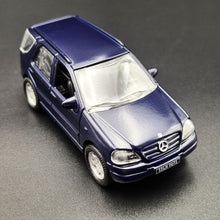 Load image into Gallery viewer, Smart Toys 2000 Mercedes-Benz ML430 Dark Blue 1:45 Diecast Car