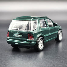 Load image into Gallery viewer, Smart Toys 2000 Mercedes-Benz ML430 Dark Green 1:45 Diecast Car