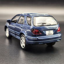Load image into Gallery viewer, Smart Toys 2001 Lexus RX 300 Blue 1:36 Diecast Car