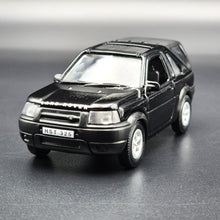 Load image into Gallery viewer, Smart Toys 2003 Land Rover Freelander Black 1:52 Diecast Car