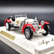 Load image into Gallery viewer, Solido Age D'Or 1931 Mercedes-Benz SSKL White #4001 1:43 Die Cast Model